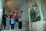processione nella grotta di San Michele